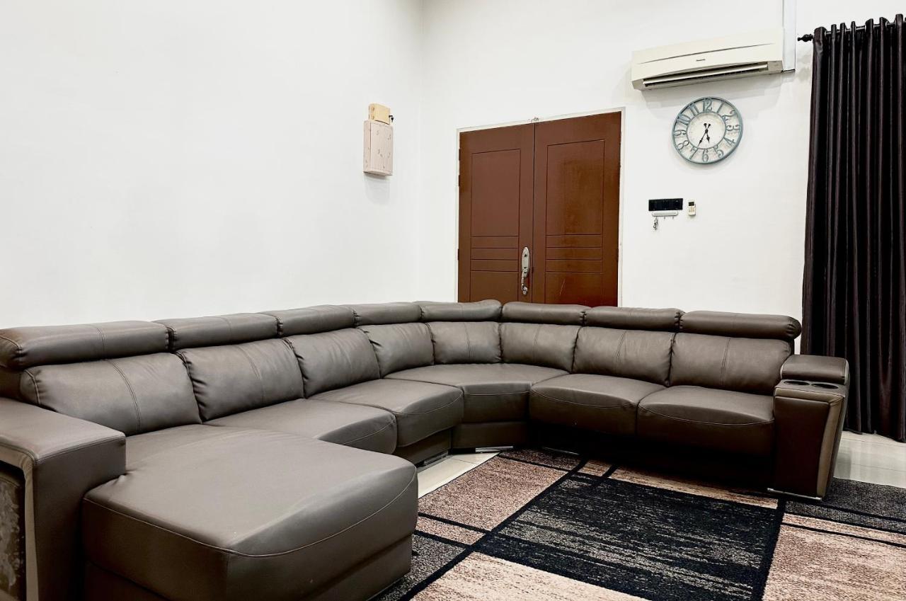 Bandar Melaka Family Bungalow Private Pool Bbq Wifi Netflix 外观 照片